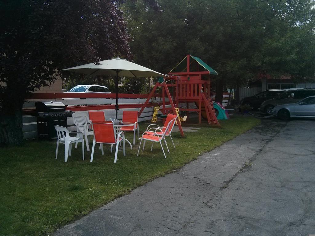 Holiday House Motel Пентиктън Екстериор снимка