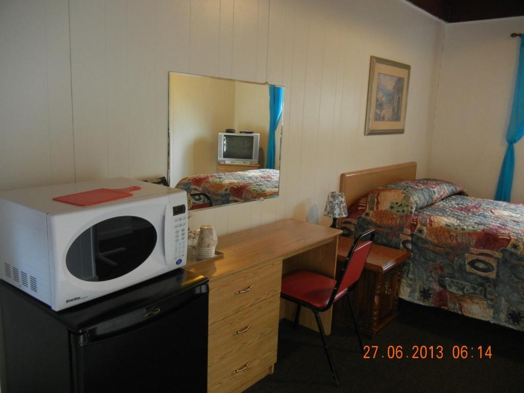 Holiday House Motel Пентиктън Стая снимка