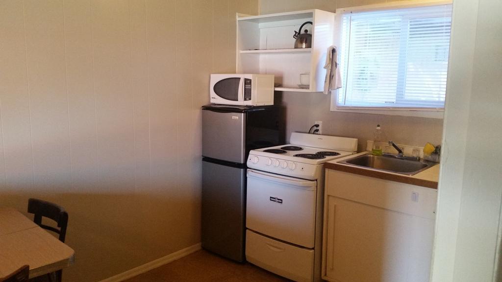 Holiday House Motel Пентиктън Екстериор снимка
