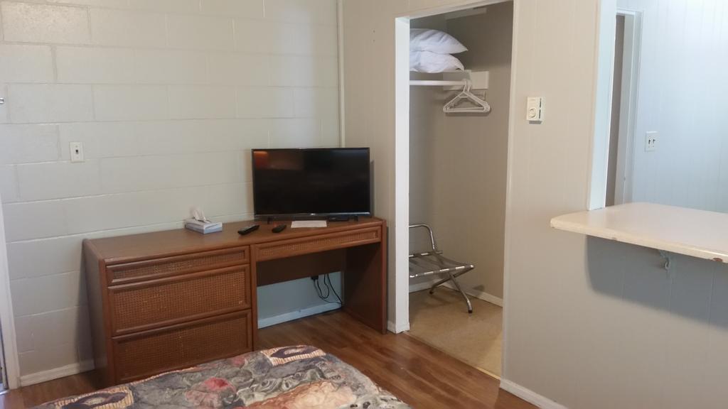 Holiday House Motel Пентиктън Екстериор снимка