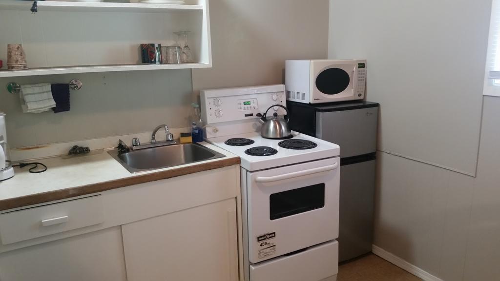 Holiday House Motel Пентиктън Екстериор снимка