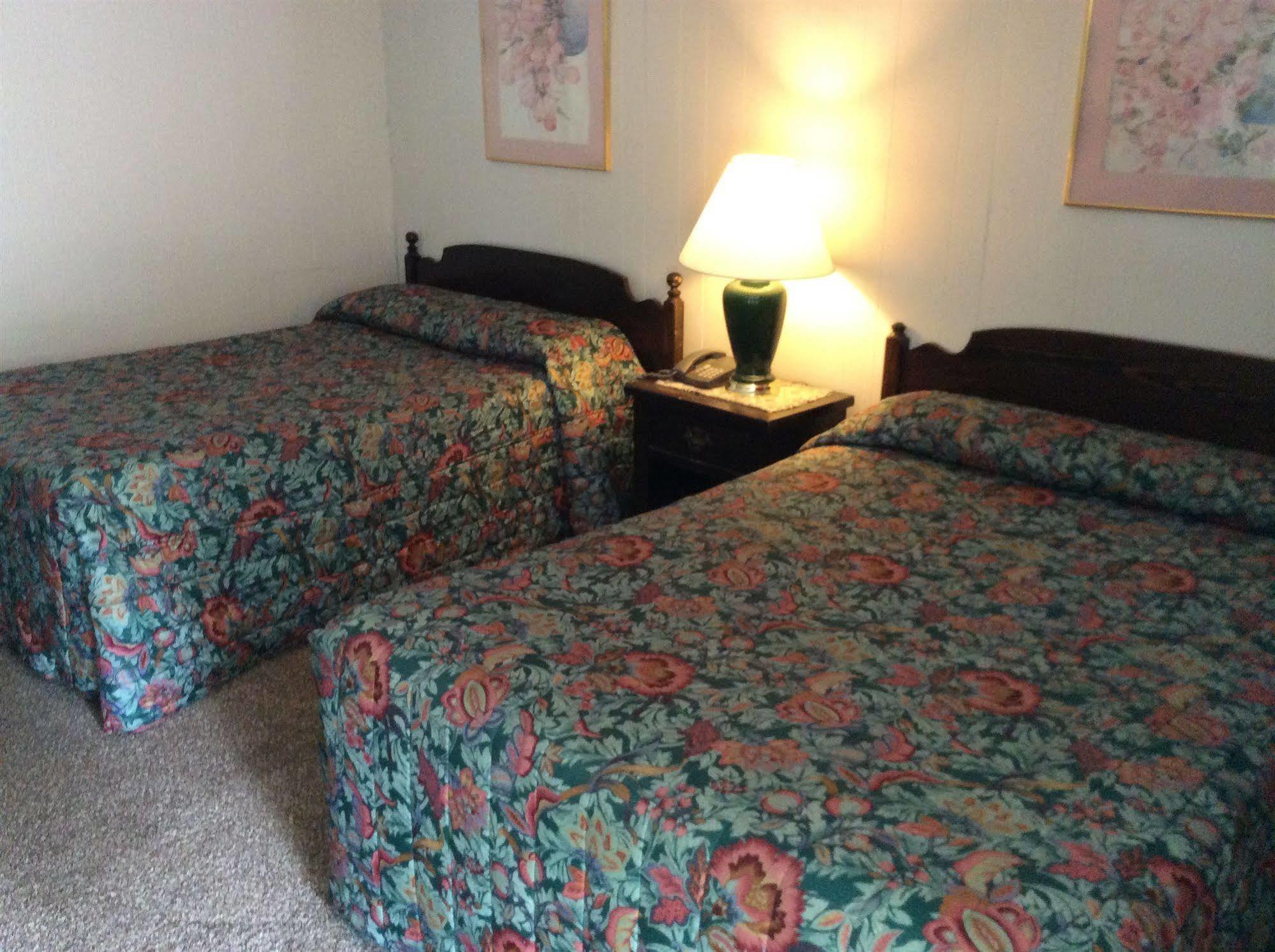 Holiday House Motel Пентиктън Екстериор снимка