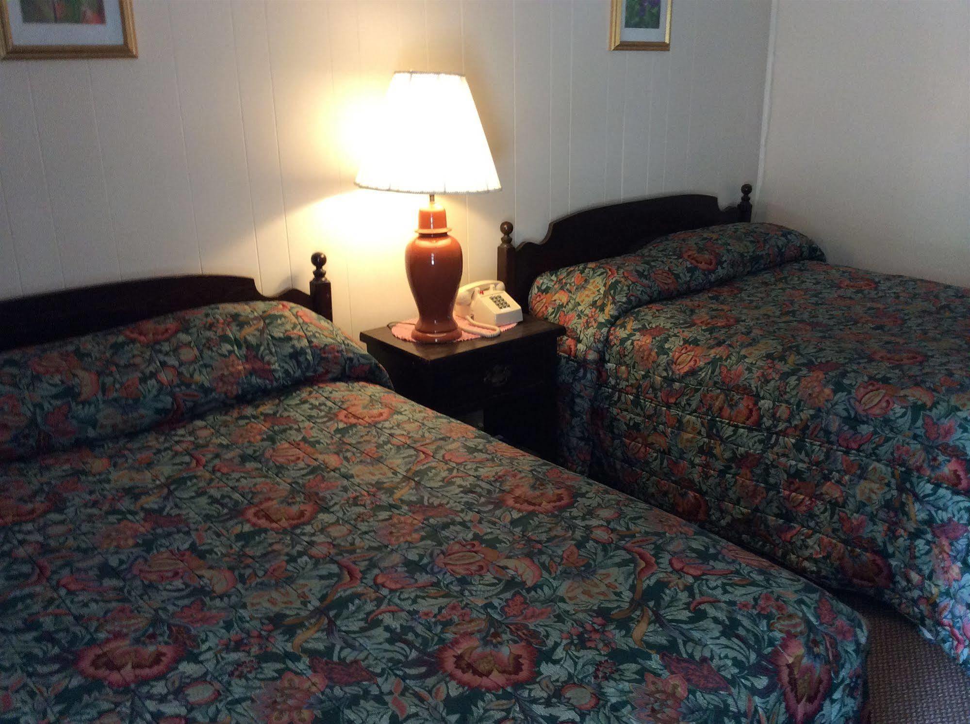 Holiday House Motel Пентиктън Екстериор снимка