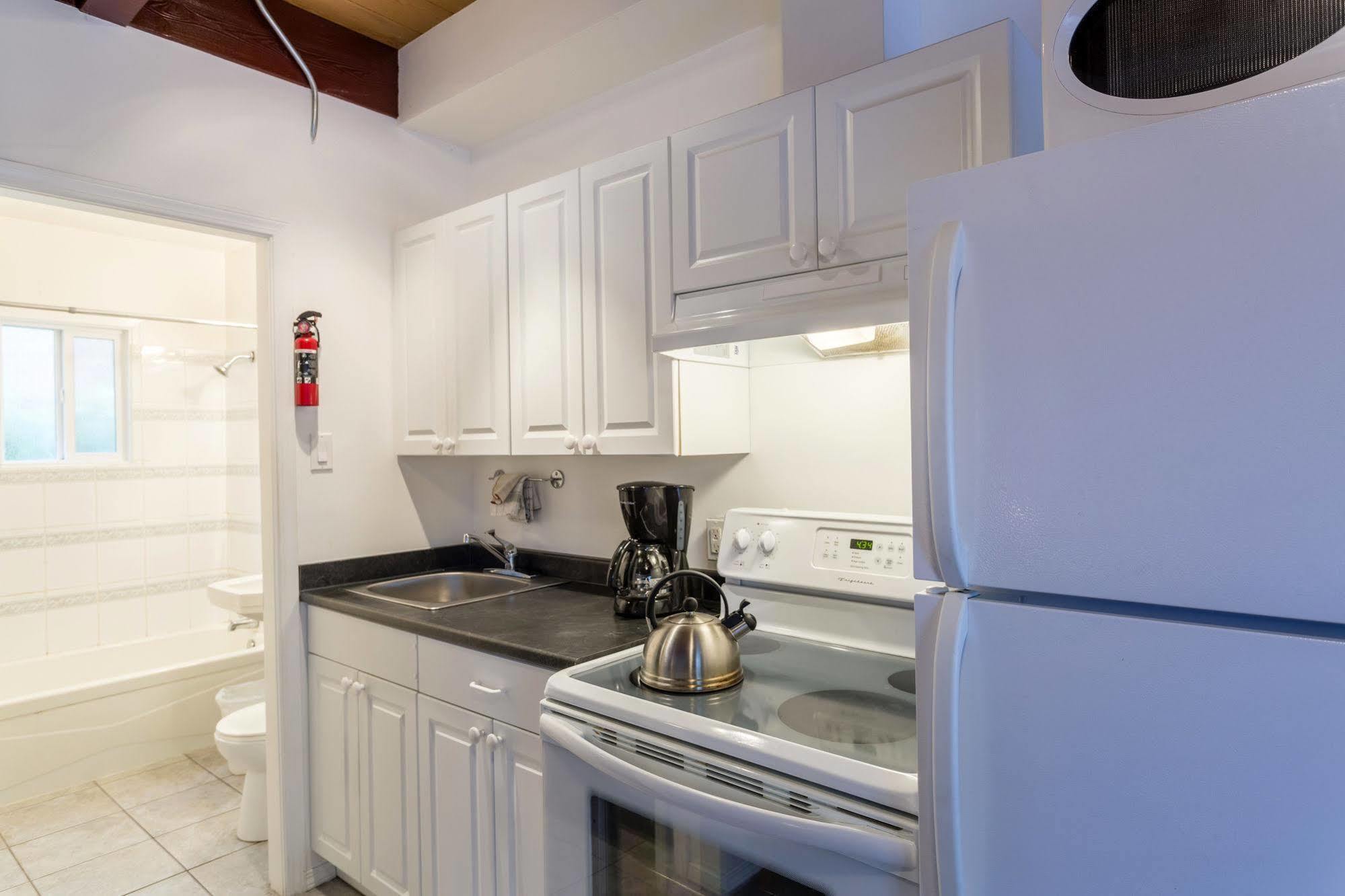 Holiday House Motel Пентиктън Екстериор снимка